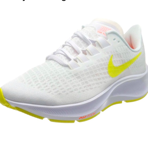 Nike Shoes - Nike white & yelllow lightweight Air Zoom Pegasus sneaker trainers size 7